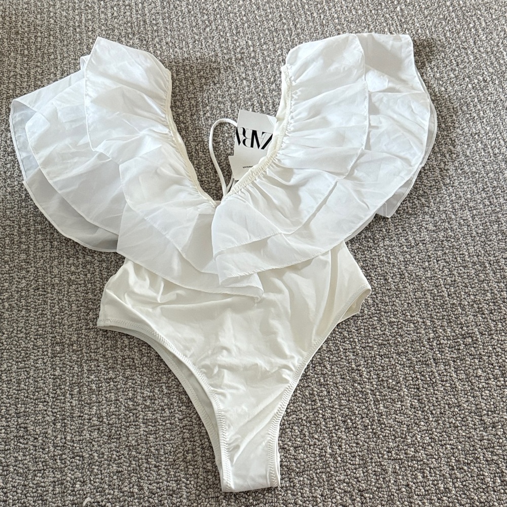 New Zara White Ruffles Swimsuit Swimwear One Piece Suit Beach Pool M